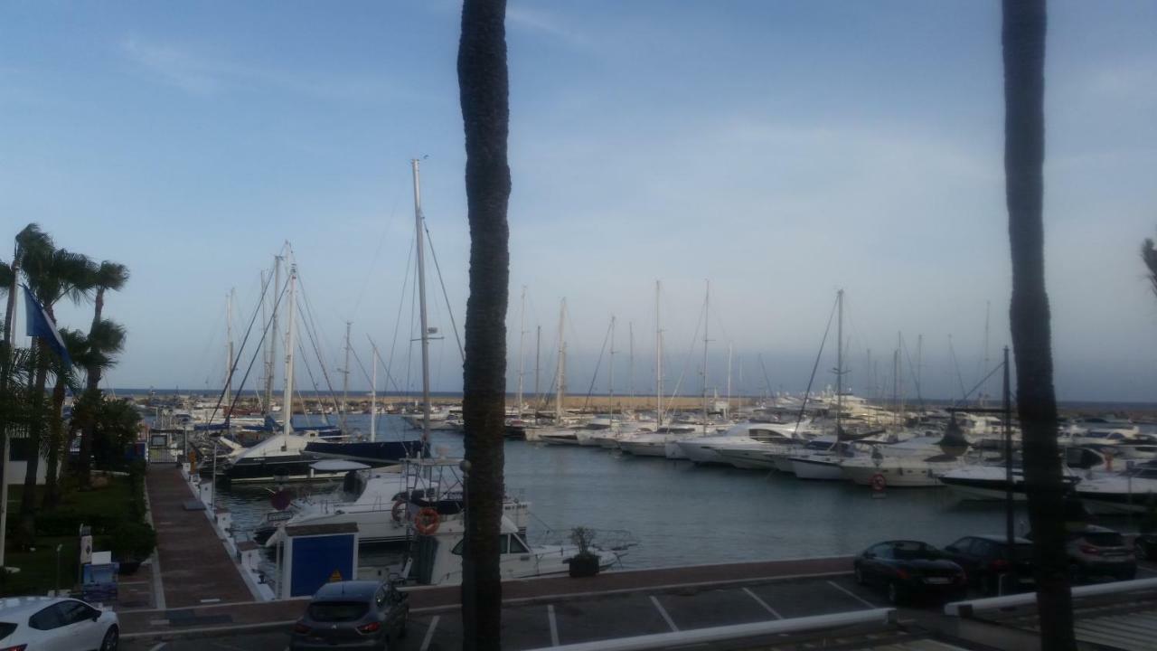 Puerto Deportivo إِستيبونا المظهر الخارجي الصورة